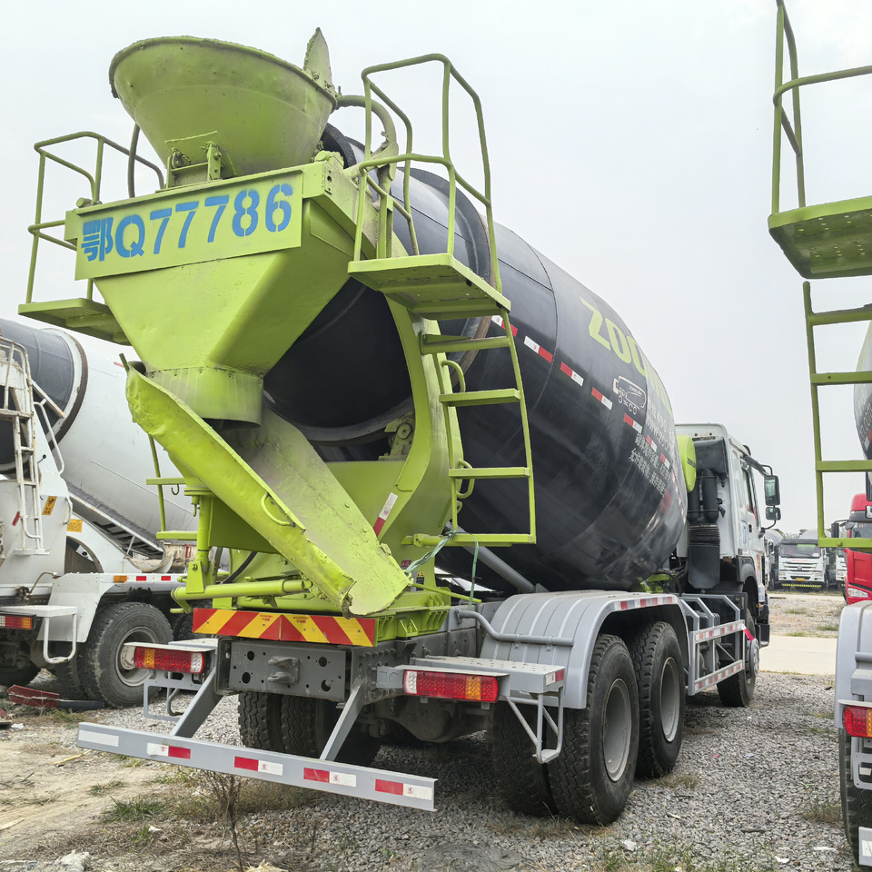 SINOTRUK Howo 6x4 mixer pump truck - LKW: das Bild 5 SINOTRUK Howo 6x4 mixer pump truck - LKW: das Bild 5