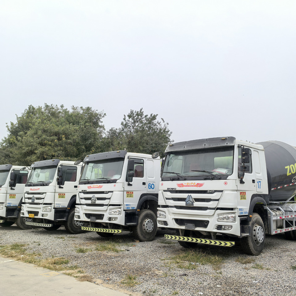 SINOTRUK Howo 6x4 mixer pump truck - LKW: das Bild 3 SINOTRUK Howo 6x4 mixer pump truck - LKW: das Bild 3