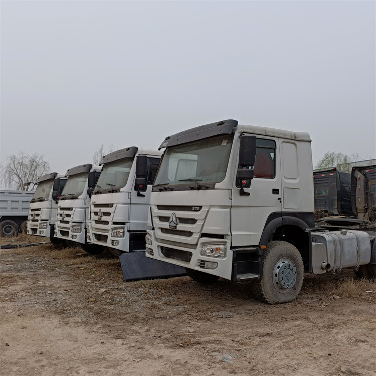 HOWO 6x4 375hp tractor - Sattelzugmaschine: das Bild 1 HOWO 6x4 375hp tractor - Sattelzugmaschine: das Bild 1