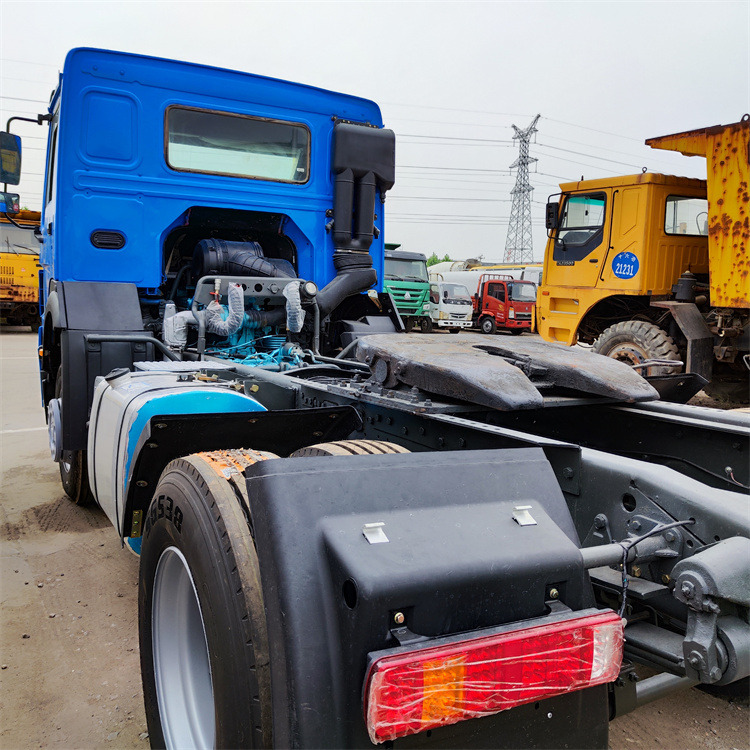 HOWO HOWO 6x4 336 truck tractors-blue - Sattelzugmaschine: das Bild 3 HOWO HOWO 6x4 336 truck tractors-blue - Sattelzugmaschine: das Bild 3
