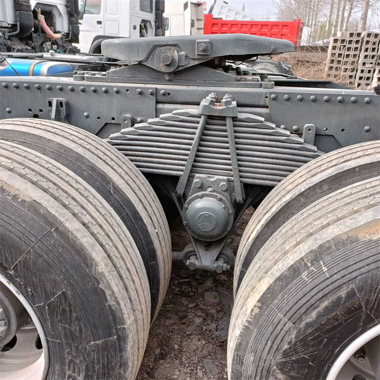 Sattelzugmaschine HOWO HOWO 6x4 371 tractor: das Bild 10