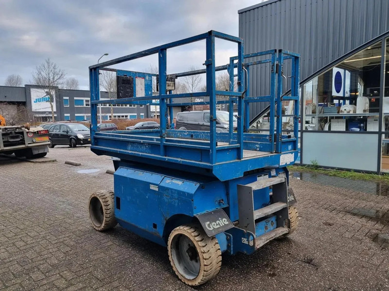 Genie GS GS 2668 Hydraulic platform 10 m - Scherenbühne: das Bild 3 Genie GS GS 2668 Hydraulic platform 10 m - Scherenbühne: das Bild 3