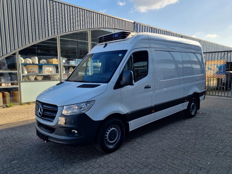Mercedes-Benz Sprinter 316 CDI L2H2 Koelwagen Multitemp Carrier Xarios 350MT 2 Comp. - Kühltransporter: das Bild 3 Mercedes-Benz Sprinter 316 CDI L2H2 Koelwagen Multitemp Carrier Xarios 350MT 2 Comp. - Kühltransporter: das Bild 3