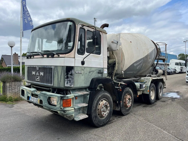 MAN 35.302 8x4 FULL STEEL SPRING MANUAL ZF GEARBOX !!! 6 CILINDER !!! - Fahrmischer: das Bild 1 MAN 35.302 8x4 FULL STEEL SPRING MANUAL ZF GEARBOX !!! 6 CILINDER !!! - Fahrmischer: das Bild 1