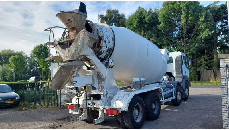 Renault Kerax 370 8x4 Mixer Steel - Fahrmischer: das Bild 4 Renault Kerax 370 8x4 Mixer Steel - Fahrmischer: das Bild 4