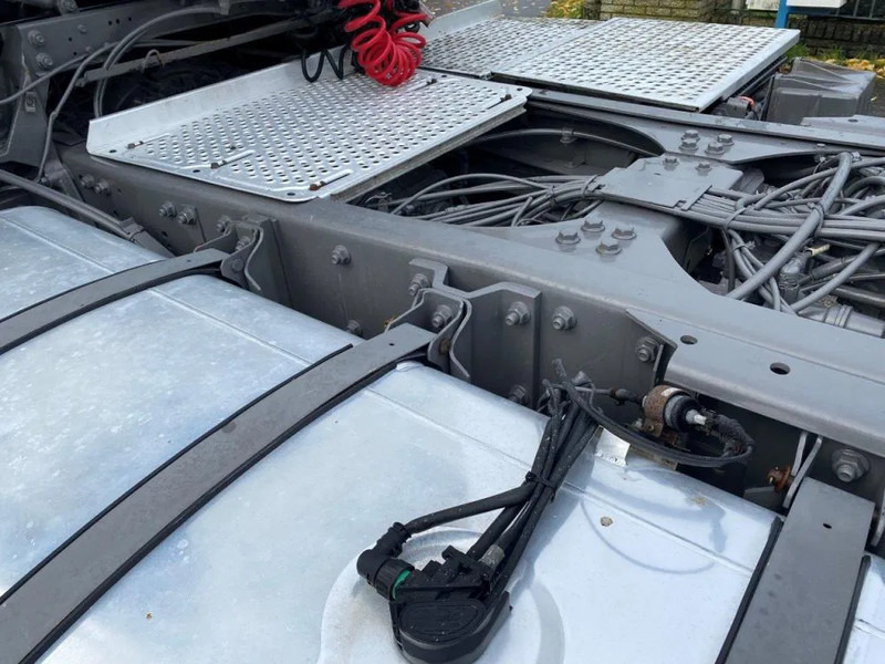 Sattelzugmaschine DAF CF 85.410 85CF 410 AUTOMATIC: das Bild 12 Sattelzugmaschine DAF CF 85.410 85CF 410 AUTOMATIC: das Bild 12