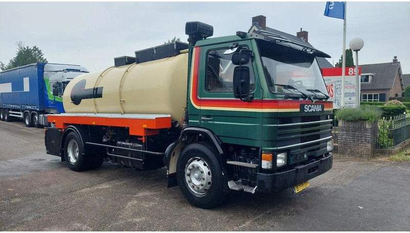 Scania P82 4x2 Tank - Tankwagen: das Bild 2 Scania P82 4x2 Tank - Tankwagen: das Bild 2