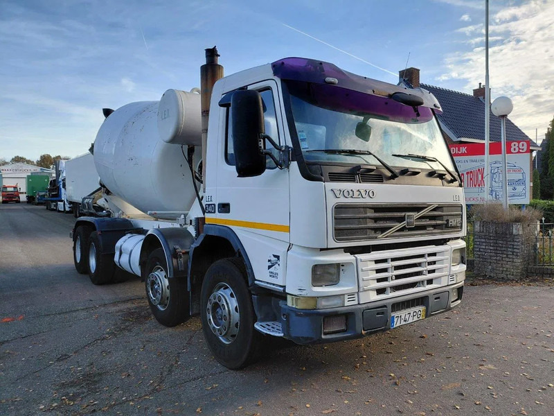Volvo FM 12.340 8x4 Mixer Steel Suspension - Fahrmischer: das Bild 2 Volvo FM 12.340 8x4 Mixer Steel Suspension - Fahrmischer: das Bild 2