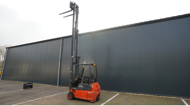 Linde E16-02 48V ELECTRIC FORKLIFT TRIPLEX - Baumaschine: das Bild 2 Linde E16-02 48V ELECTRIC FORKLIFT TRIPLEX - Baumaschine: das Bild 2
