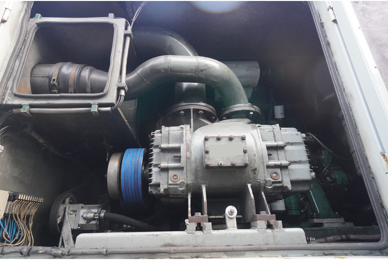 Burg 3 AXLE VACUUM TANK TRAILER SUCK AND PRESS - Tankauflieger: das Bild 4 Burg 3 AXLE VACUUM TANK TRAILER SUCK AND PRESS - Tankauflieger: das Bild 4