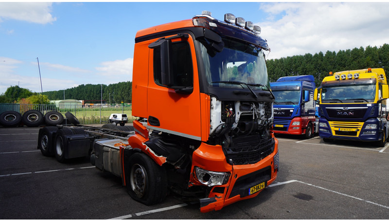Mercedes-Benz ANTOS 2843 6x2 DAMAGED VEHICLE - Fahrgestell LKW: das Bild 3 Mercedes-Benz ANTOS 2843 6x2 DAMAGED VEHICLE - Fahrgestell LKW: das Bild 3