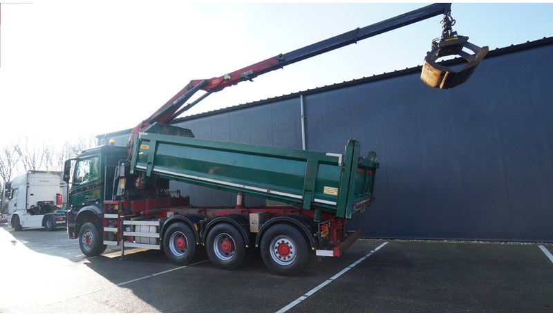 Mercedes-Benz AROCS 3542 8X4 2 SIDE TIPPER WITH HMF Z 1943 CRANE 407.000KM - Autokran: das Bild 3 Mercedes-Benz AROCS 3542 8X4 2 SIDE TIPPER WITH HMF Z 1943 CRANE 407.000KM - Autokran: das Bild 3