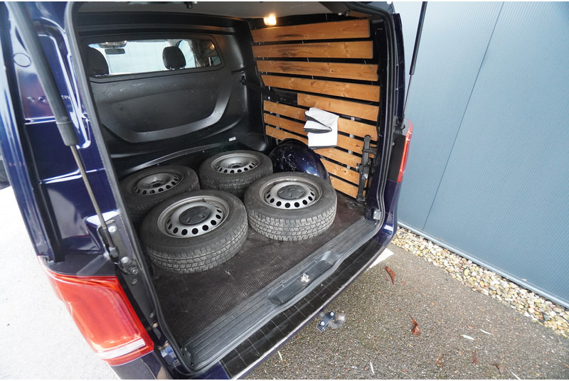 Kleinbus, Personentransporter Mercedes-Benz Vito 114CDI: das Bild 12