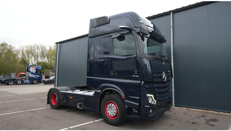 Mercedes-Benz ACTROS 1945 GIGASPACE 684.000KM - Sattelzugmaschine: das Bild 4 Mercedes-Benz ACTROS 1945 GIGASPACE 684.000KM - Sattelzugmaschine: das Bild 4