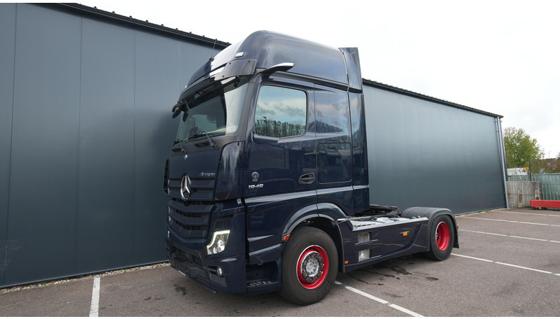 Mercedes-Benz ACTROS 1945 GIGASPACE 728.200KM - Sattelzugmaschine: das Bild 3 Mercedes-Benz ACTROS 1945 GIGASPACE 728.200KM - Sattelzugmaschine: das Bild 3