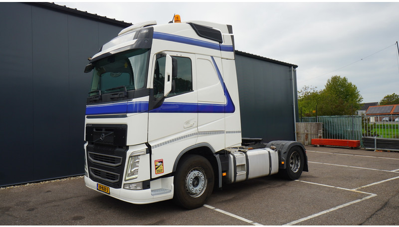 Volvo FH 420 ADR EURO 6 GLOBETROTTER - Sattelzugmaschine: das Bild 3 Volvo FH 420 ADR EURO 6 GLOBETROTTER - Sattelzugmaschine: das Bild 3