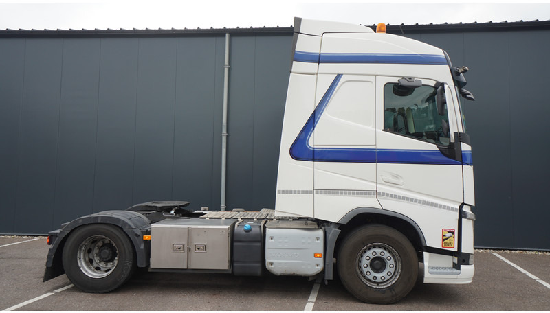 Volvo FH 420 ADR EURO 6 GLOBETROTTER - Sattelzugmaschine: das Bild 2 Volvo FH 420 ADR EURO 6 GLOBETROTTER - Sattelzugmaschine: das Bild 2