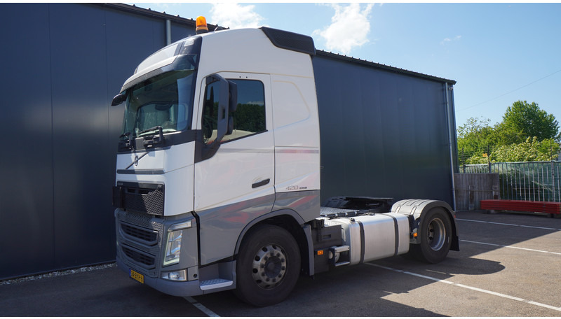 Volvo FH 420 ADR GLOBETROTTER EURO 6 864.000KM - Sattelzugmaschine: das Bild 3 Volvo FH 420 ADR GLOBETROTTER EURO 6 864.000KM - Sattelzugmaschine: das Bild 3