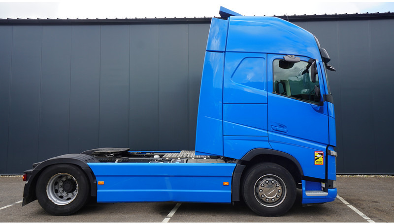 Volvo FH 460 LNG GLOBETROTTER TRUCK WITH 826.000KM - Sattelzugmaschine: das Bild 2 Volvo FH 460 LNG GLOBETROTTER TRUCK WITH 826.000KM - Sattelzugmaschine: das Bild 2