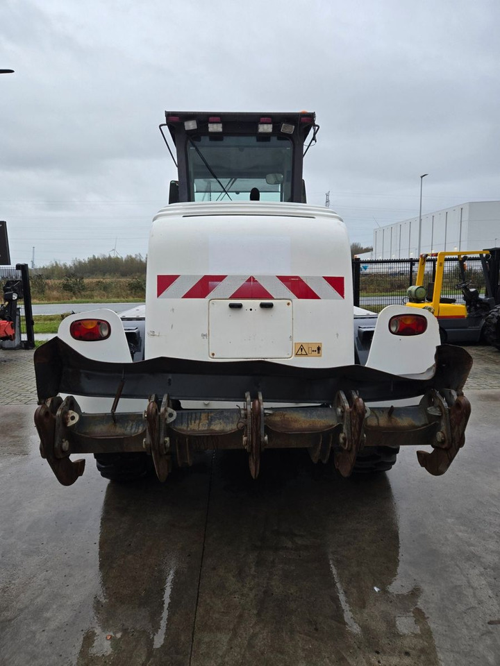 New Holland F106.6 - Grader: das Bild 5 New Holland F106.6 - Grader: das Bild 5