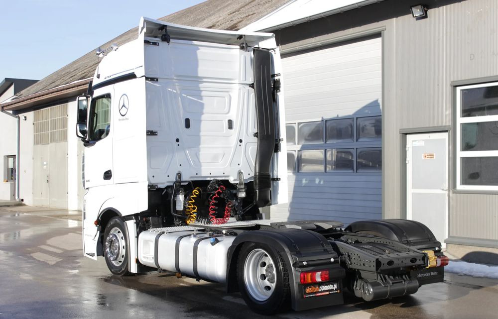Mercedes-Benz ACTROS 1845 BIG SPACE / LOW DECK/ MEGA Euro 6 ** Salon Polska / SUPER STAN - Sattelzugmaschine: das Bild 5 Mercedes-Benz ACTROS 1845 BIG SPACE / LOW DECK/ MEGA Euro 6 ** Salon Polska / SUPER STAN - Sattelzugmaschine: das Bild 5