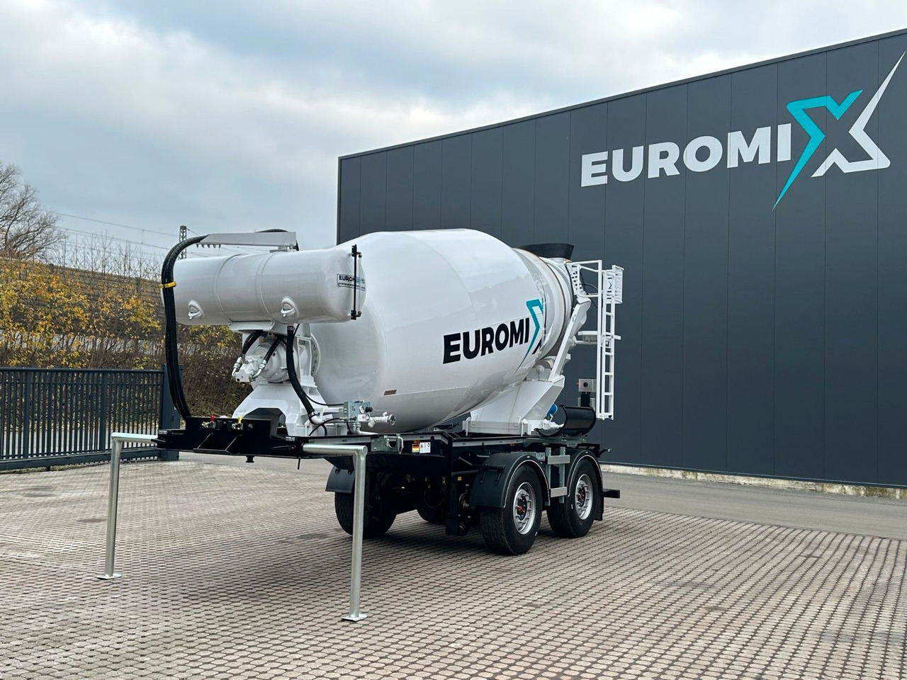 EUROMIX MTP - 10m³ Betonmischer-Auflieger - Fahrmischer: das Bild 2 EUROMIX MTP - 10m³ Betonmischer-Auflieger - Fahrmischer: das Bild 2
