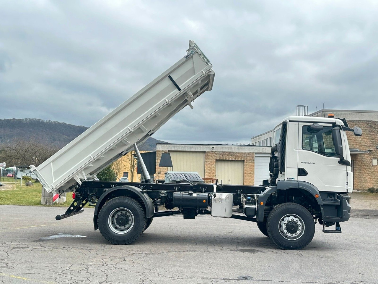 Kipper MAN TGM 18.320  4X4  Euro 6e Euromix 3-Seiten-Kipper: das Bild 15