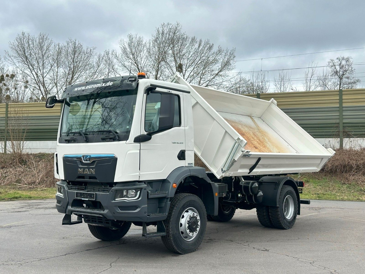 Kipper MAN TGM 18.320  4X4  Euro 6e Euromix 3-Seiten-Kipper: das Bild 19