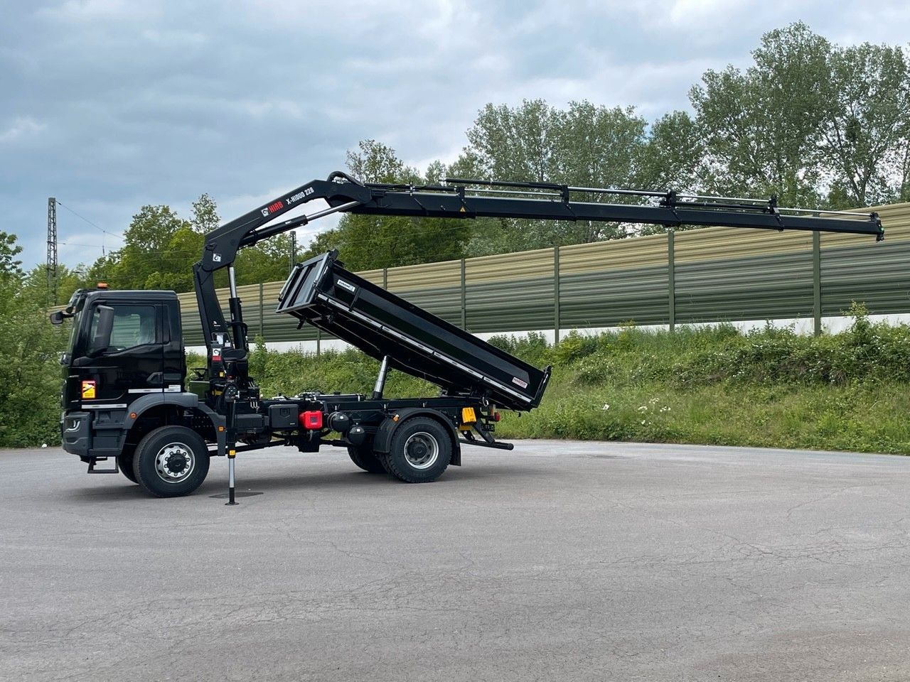 Kipper, Autokran MAN TGM 18.320 4x4 Euro6e Hiab X Hiduo 228-4: das Bild 9