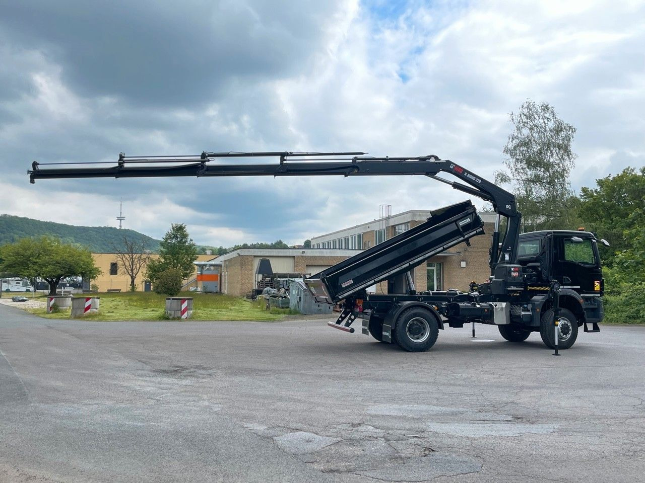 Kipper, Autokran MAN TGM 18.320 4x4 Euro6e Hiab X Hiduo 228-4: das Bild 11