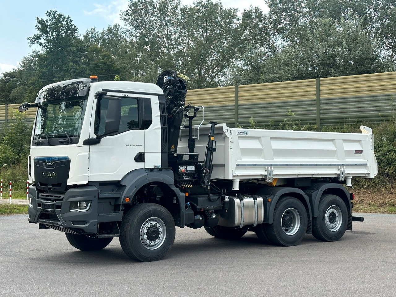 MAN TGS 28.440 6x4-4/3-Seiten- Kipper / Hiab 138-3 - Kipper, Autokran: das Bild 3 MAN TGS 28.440 6x4-4/3-Seiten- Kipper / Hiab 138-3 - Kipper, Autokran: das Bild 3