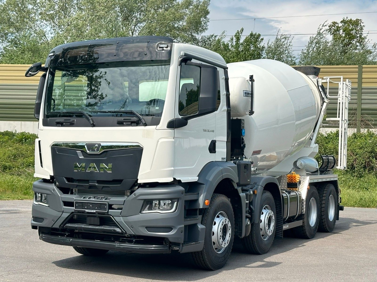 MAN TGS 32.440 8x4 / Euromix MTP EM 9 L - Fahrmischer: das Bild 2 MAN TGS 32.440 8x4 / Euromix MTP EM 9 L - Fahrmischer: das Bild 2