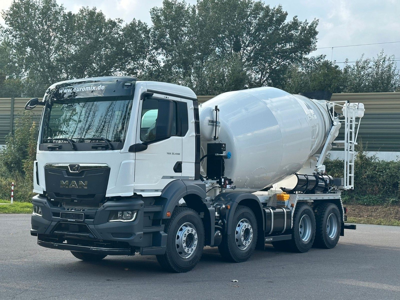 MAN TGS 32.440 8x4 / Euromix MTP EM 9 L - Fahrmischer: das Bild 3 MAN TGS 32.440 8x4 / Euromix MTP EM 9 L - Fahrmischer: das Bild 3