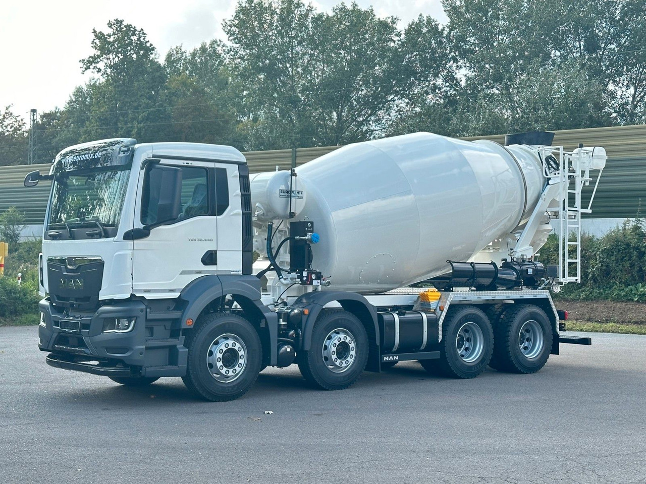 MAN TGS 32.440 8x4 / Euromix MTP EM 9 L - Fahrmischer: das Bild 1 MAN TGS 32.440 8x4 / Euromix MTP EM 9 L - Fahrmischer: das Bild 1