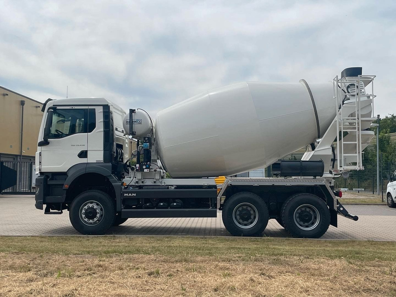 MAN TGS 33.440 6X4 / 6X6 /Euro6e EuromiX EM 8 - Fahrmischer: das Bild 3 MAN TGS 33.440 6X4 / 6X6 /Euro6e EuromiX EM 8 - Fahrmischer: das Bild 3