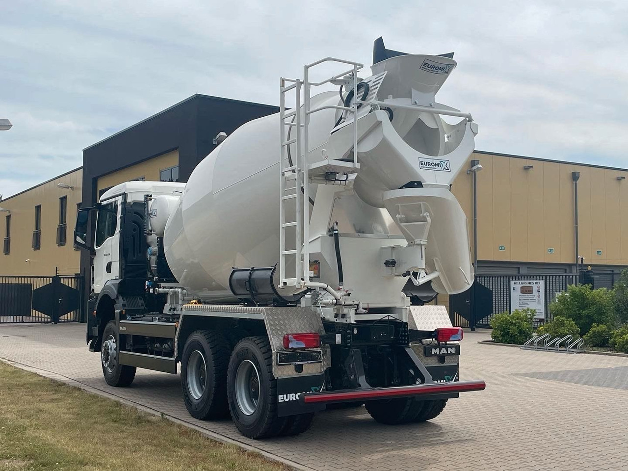 MAN TGS 33.440 / 6X6 Euro6e Euromix MTP EM 7 L - Fahrmischer: das Bild 5 MAN TGS 33.440 / 6X6 Euro6e Euromix MTP EM 7 L - Fahrmischer: das Bild 5