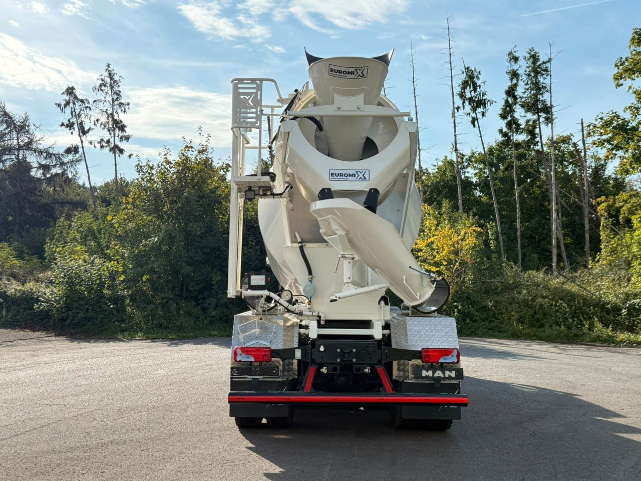 MAN TGS 35.470 BB 8X4 EuromixMTP EM 10 L - Fahrmischer: das Bild 5 MAN TGS 35.470 BB 8X4 EuromixMTP EM 10 L - Fahrmischer: das Bild 5