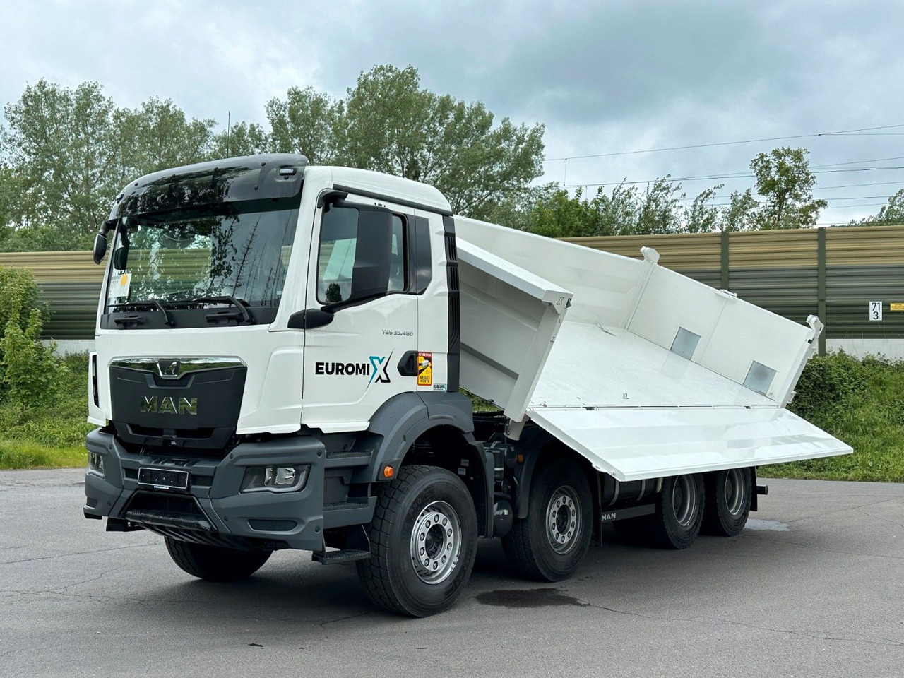 MAN TGS 35.480 8x4 EuromixMTP 2-Seiten-Kipper - Kipper: das Bild 1 MAN TGS 35.480 8x4 EuromixMTP 2-Seiten-Kipper - Kipper: das Bild 1