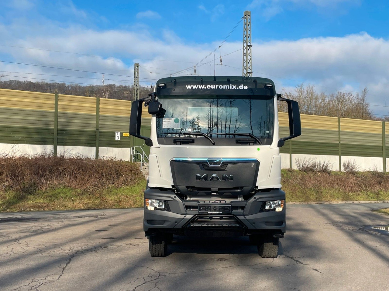 MAN TGS 41.400 8x4 / EuromixMTP EM 10m³ R / EURO 2 - Fahrmischer: das Bild 2 MAN TGS 41.400 8x4 / EuromixMTP EM 10m³ R / EURO 2 - Fahrmischer: das Bild 2