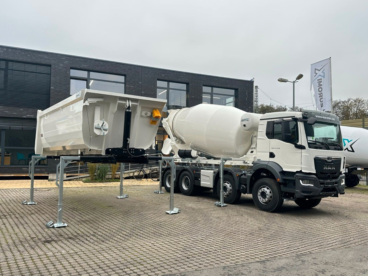 MAN TGS 41.480 8x4 WECHSELSYSTEM KIPPER+MISCHER - Fahrmischer: das Bild 1 MAN TGS 41.480 8x4 WECHSELSYSTEM KIPPER+MISCHER - Fahrmischer: das Bild 1
