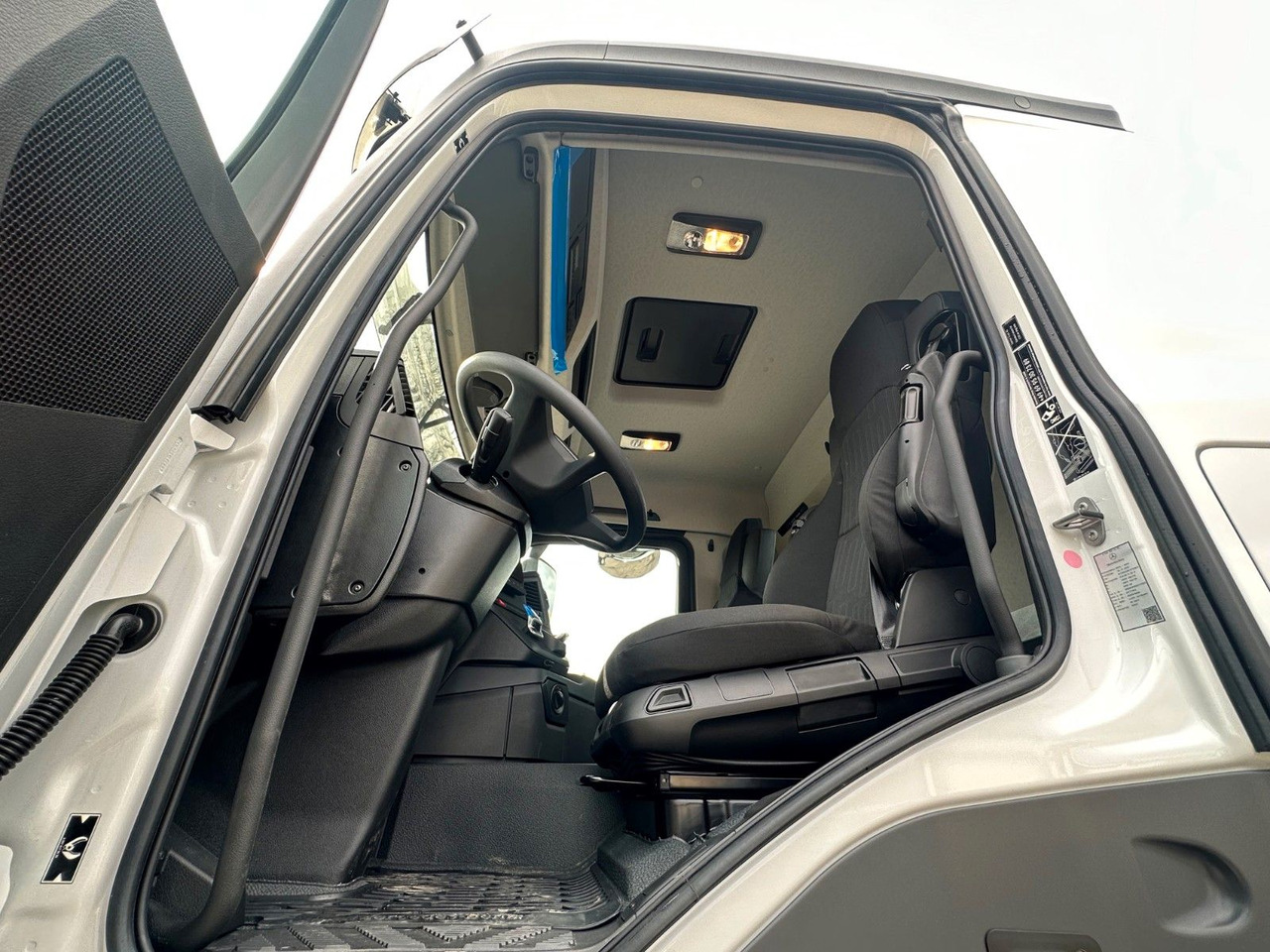 Fahrmischer Mercedes-Benz 4145 8X4 EuromixMTP EM 10 Fahrmischer: das Bild 12