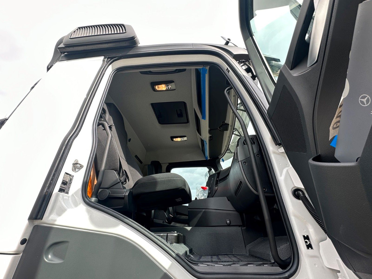 Fahrmischer Mercedes-Benz 4145 8X4 EuromixMTP EM 10 Fahrmischer: das Bild 14