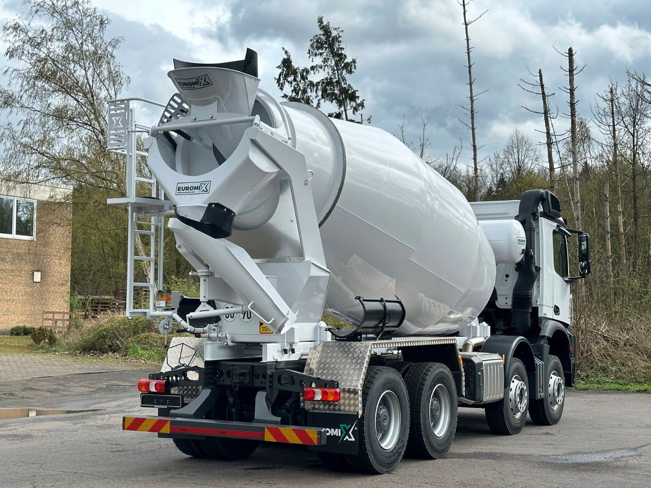Fahrmischer Mercedes-Benz 4145 8X4 EuromixMTP EM 10 Fahrmischer: das Bild 7