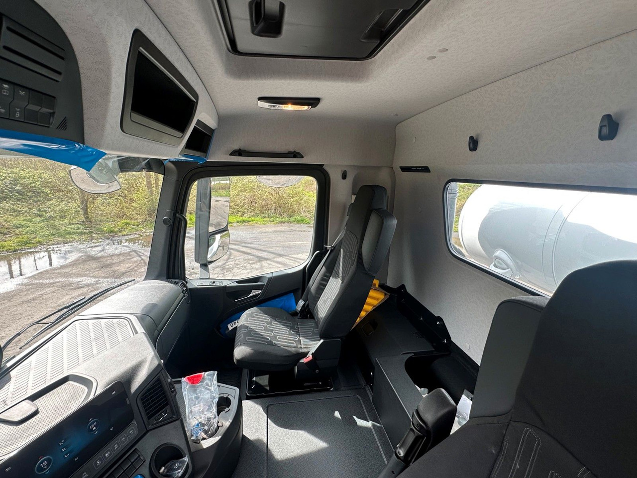 Fahrmischer Mercedes-Benz 4145 8X4 EuromixMTP EM 10 Fahrmischer: das Bild 13