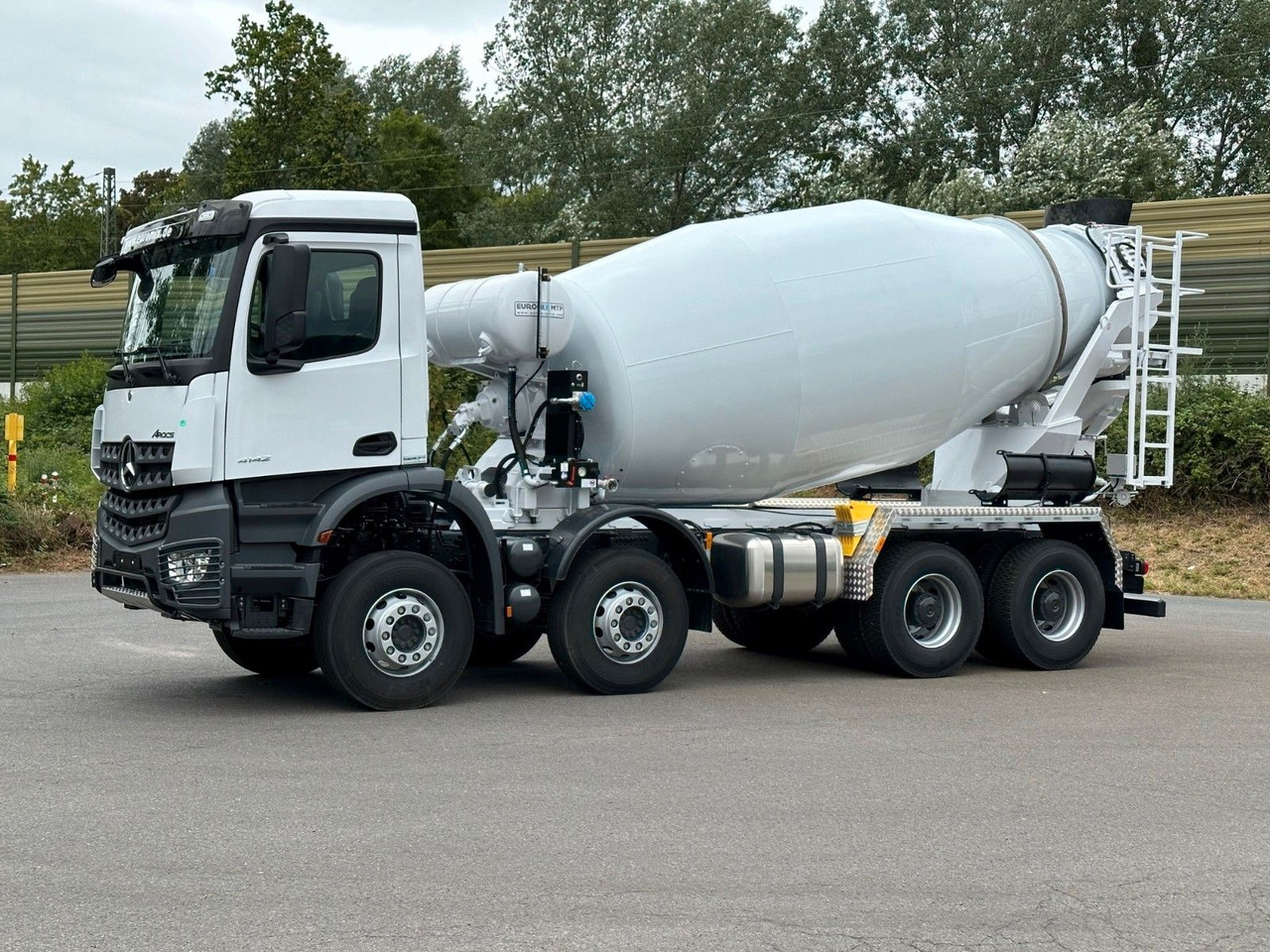 Mercedes-Benz AROCS 5 4142 B 8X4 Euro 3 EuromixMTP EM 10 - Fahrmischer: das Bild 3 Mercedes-Benz AROCS 5 4142 B 8X4 Euro 3 EuromixMTP EM 10 - Fahrmischer: das Bild 3
