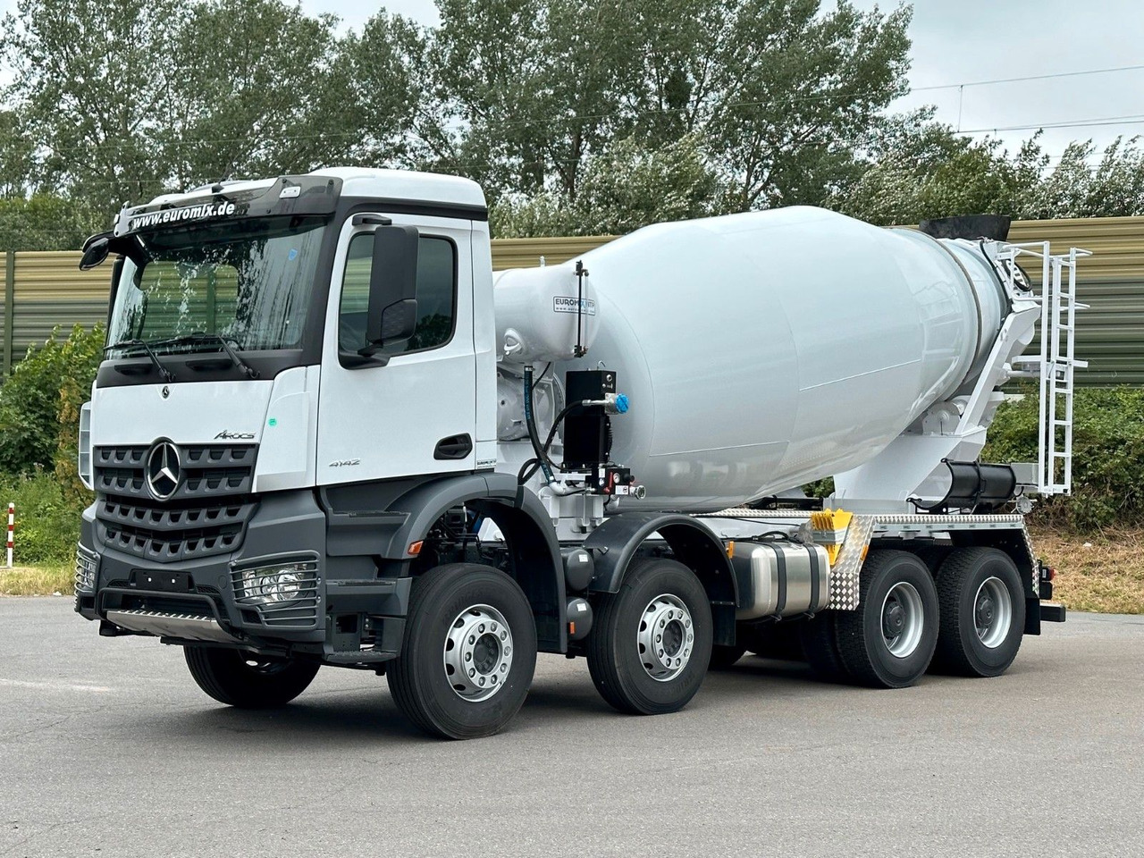 Mercedes-Benz AROCS 5 4142 B 8X4 Euro 3 EuromixMTP EM 10 - Fahrmischer: das Bild 3 Mercedes-Benz AROCS 5 4142 B 8X4 Euro 3 EuromixMTP EM 10 - Fahrmischer: das Bild 3