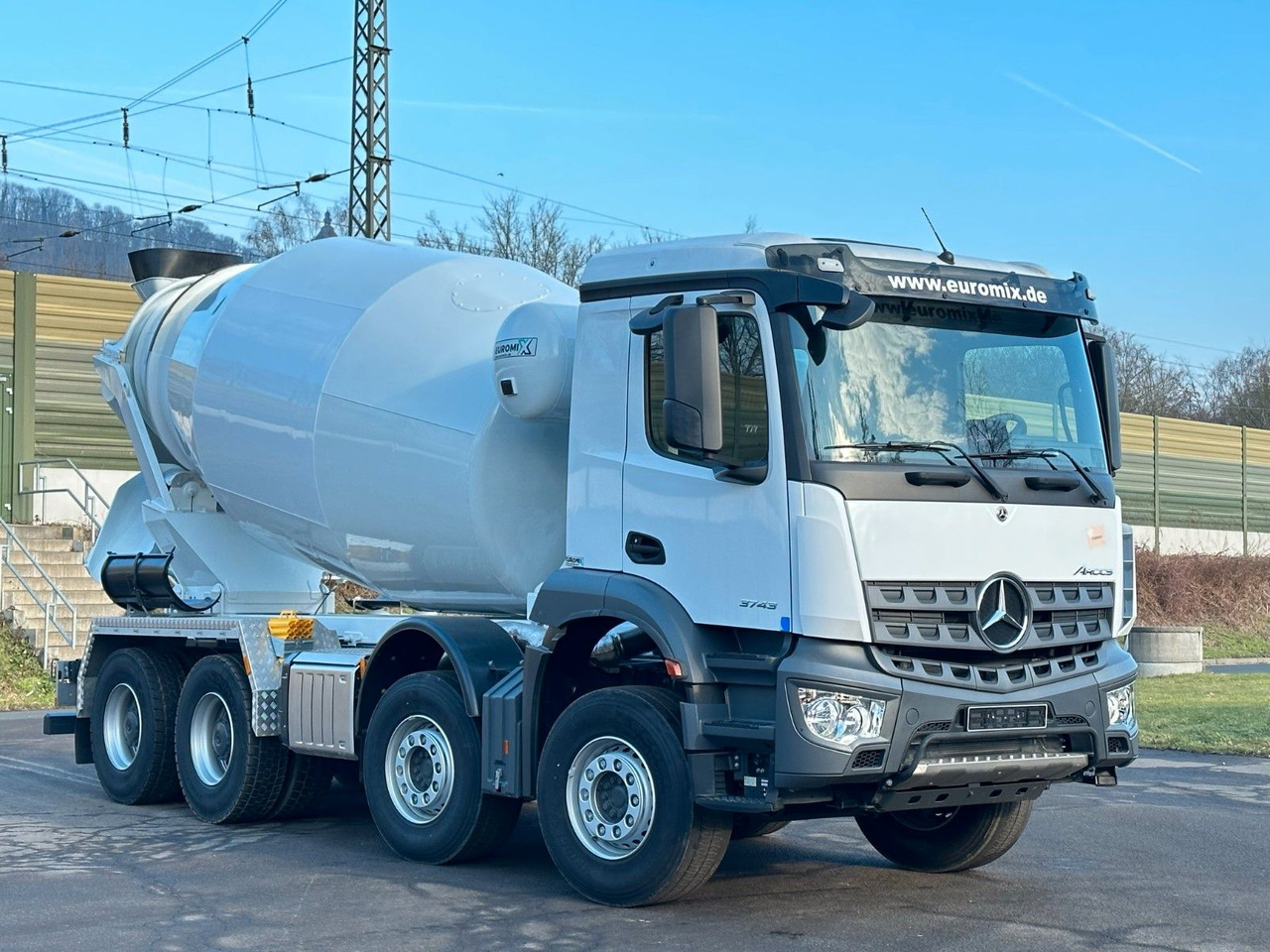Mercedes-Benz Arocs 5 3743 8X4 / Euro6e EuromixMTP EM 10 L - Fahrmischer: das Bild 1 Mercedes-Benz Arocs 5 3743 8X4 / Euro6e EuromixMTP EM 10 L - Fahrmischer: das Bild 1