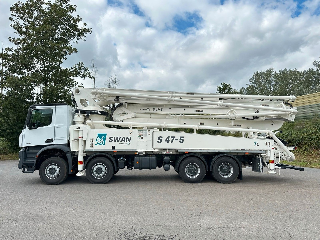 Mercedes-Benz Arocs 5 4142 8x4 SWAN TSP 47-5 160RZ ( 47m ) - Fahrmischer: das Bild 4 Mercedes-Benz Arocs 5 4142 8x4 SWAN TSP 47-5 160RZ ( 47m ) - Fahrmischer: das Bild 4