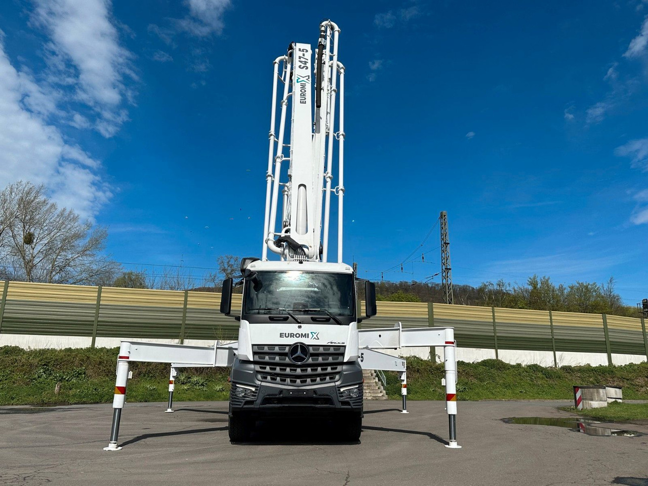 Mercedes-Benz Arocs 5 4542 8x4 SWAN TSP 47-5 160RZ ( 47m ) - Betonpumpe: das Bild 3 Mercedes-Benz Arocs 5 4542 8x4 SWAN TSP 47-5 160RZ ( 47m ) - Betonpumpe: das Bild 3