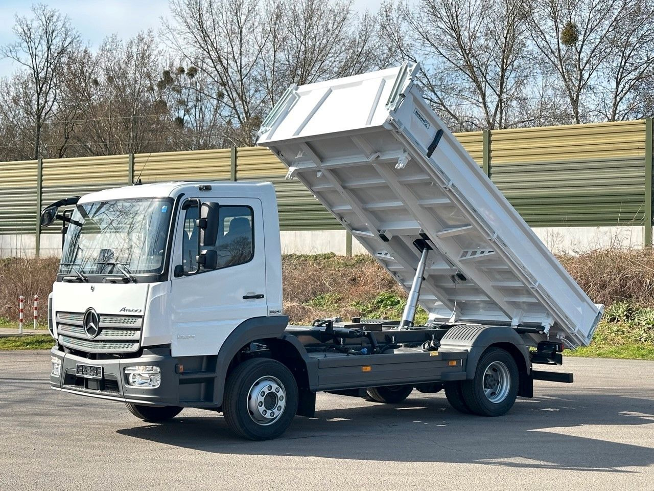 Mercedes-Benz Atego 1224 K EuromixMTP 3-Seiten-Kipper - Kipper: das Bild 1 Mercedes-Benz Atego 1224 K EuromixMTP 3-Seiten-Kipper - Kipper: das Bild 1